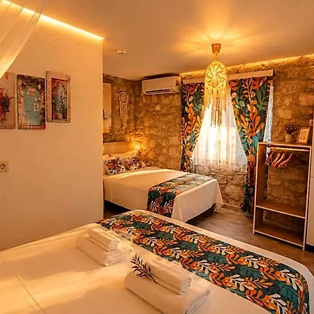 Usta X Cirak Butik Hotel *